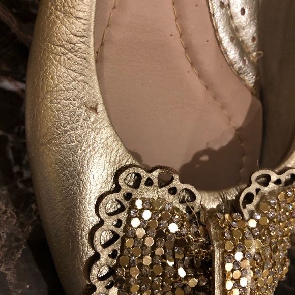 Cute gold sparkly flats - Picture 4 of 7